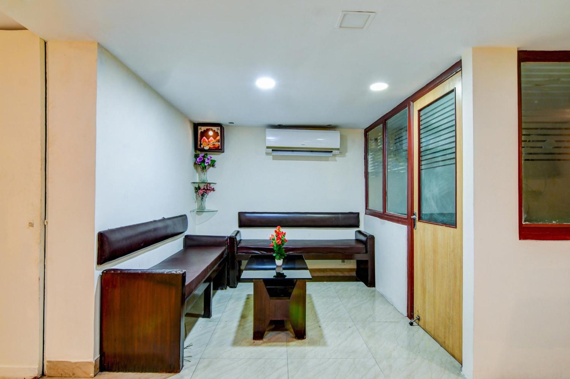 Super Hotel O Sarat Bose Road Formerly Shree Guest House Калькутта Экстерьер фото